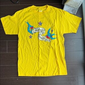 WWE Lita Yellow Graphic T-Shirt with Birds and Stars
